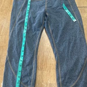 Beautiful Athleta Capri size L